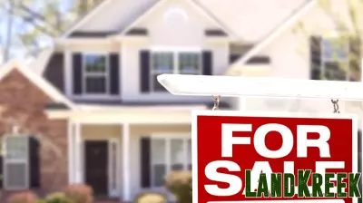 Cushman & Wakefield Shares Rise Amid Real Estate Sector Recovery