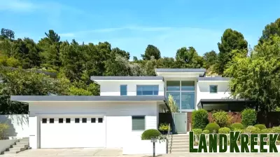 Dennis Quaid Puts His L.A. Mansion on the Market for $5.2 Million—as He Becomes Latest Hollywood Star to Flee California